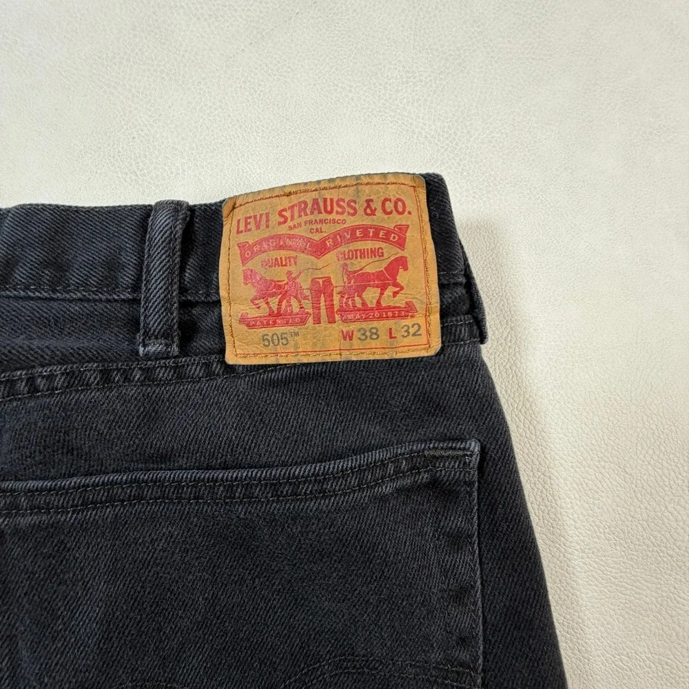 Levi's 505 Regular Fit Mens‎ 38x32 Black Straight Leg Denim Jeans 505-0260